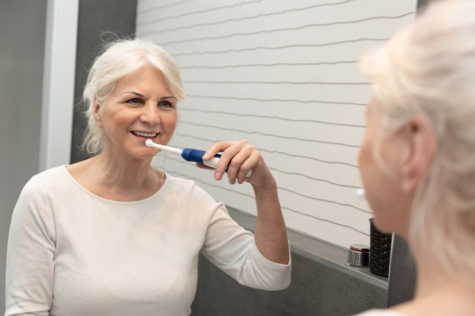 tips-to-maintain-oral-health-for-seniors